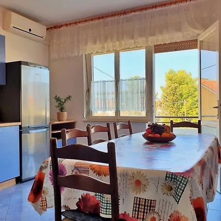 Apartman Jakominic A.
