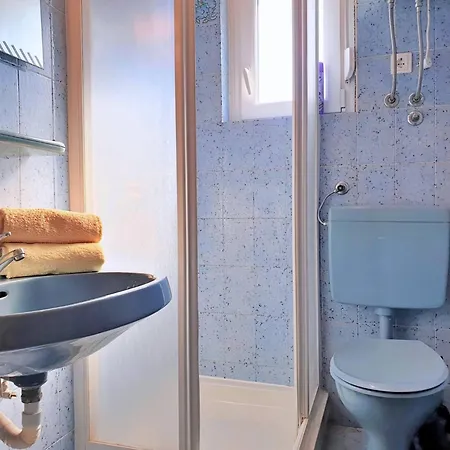 Jakominic A. Apartment *